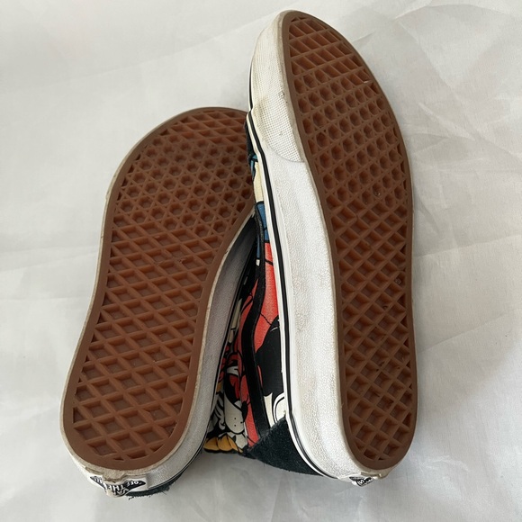 Vans X Disney Sk8 Hi tops shoes Mickey Mouse and friends sz W-6, M-4,5 - Picture 10 of 15